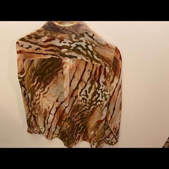 🎀Chicos Button down shirt Size : Small - Picture 8 of 10